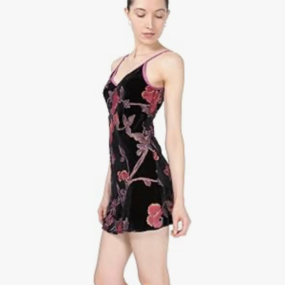 MeMoi Collection Women's‎ Floral Velvet burnout chemise Elegant and luxurious